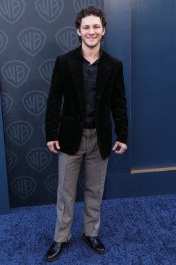 Montana Jordan, Warner Bros. Television Group 'un Primetime Emmy Ödülleri' ndeki 77. Nomine Ödül Töreni 'ne 13 Eylül 2025' te Beverly Hills, Los Angeles, Kaliforniya, ABD 'de gerçekleşti.. 