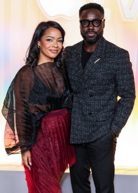 Dayo Okeniyi, 14 Eylül 2025 'te Ysabel' de düzenlenen Apple TV + 77. Geleneksel Primetime Emmy Ödülleri Partisi 'ne ulaştı.. 