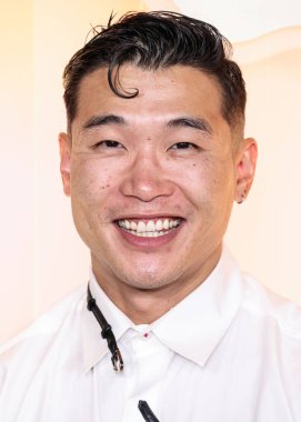 Joel Kim Booster, 14 Eylül 2025 'te Ysabel' de düzenlenen Apple TV + 77. Geleneksel Primetime Emmy Ödülleri Partisi 'ne katılıyor.. 