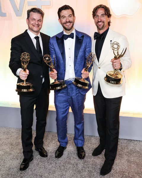 Alex Gregory, Peter Huyck ve James Weaver, 14 Eylül 2025 'te Ysabel' de düzenlenen Apple TV + 77. Primetime Emmy Ödülleri 'ne geldiler.. 