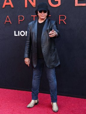 KISS grubundan İsrailli-Amerikalı müzisyen, girişimci ve hayırsever Gene Simmons, 16 Eylül 2025 'te Westfield Century City, Los Angeles' ta düzenlenen Lionsgate 'in Dünya Premiere of The Strangers - Bölüm 2' sine geldi.