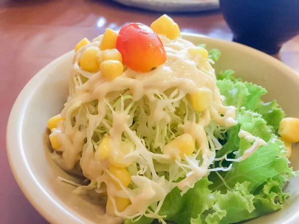 Salada Tigela Salada Com Legumes Verduras — Fotografia de Stock