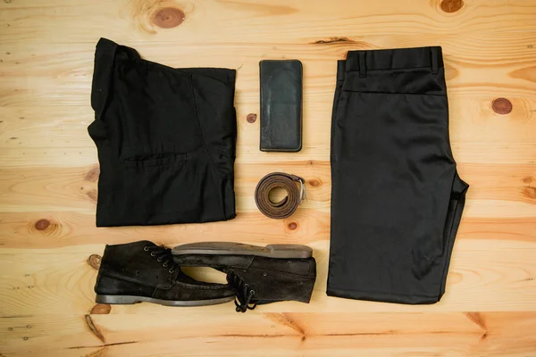 Homem Roupas Casuais Acessórios Moda Mesa Madeira Camisa Jean Carteira — Fotografia de Stock