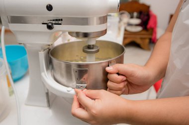 Un ve tereyağı hamur makinesi, ekmek makinesi karıştırma