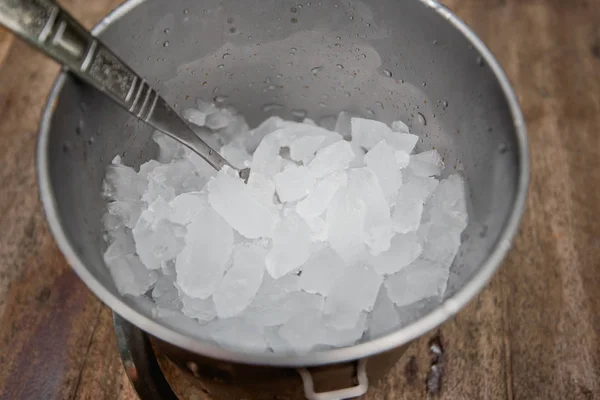 kovada ezilmiş buz, kovada buz