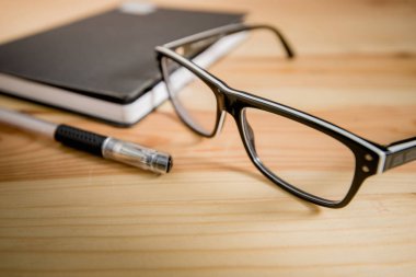 beyaz izole gözlük, gözlük, güneş gözlüğü