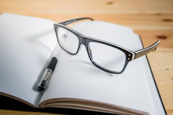 Brille Isoliert Auf Weiß Brille Sonnenbrille — Stockfoto