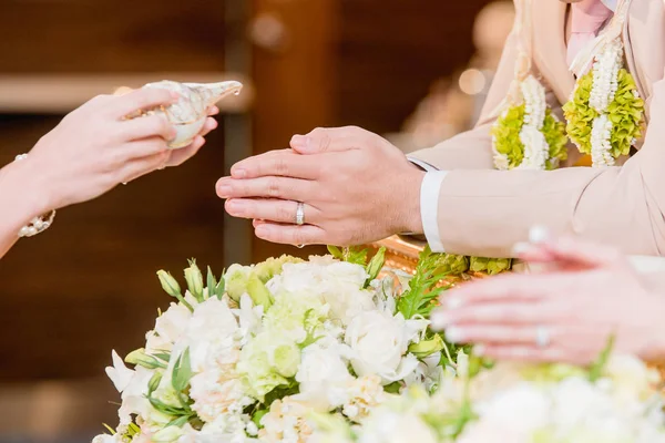 Conch Shell Hands Pouring Blessing Water Thailand Wedding — Stock Photo, Image