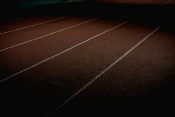 Athlétisme Personnes Qui Courent Sur Piste Course Rouge Nuit — Photo