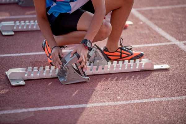 Atletismo Pessoas Correndo Pista Corrida Vermelha — Fotografia de Stock