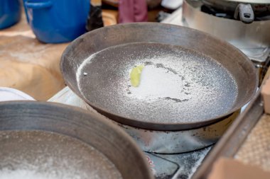 Tay geleneksel tatlı, Tay tatlı mı yoksa Khanom Tay