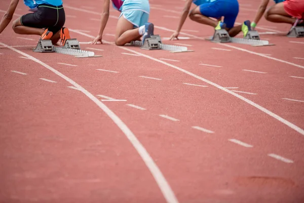 Atletismo Pessoas Correndo Pista Corrida Vermelha — Fotografia de Stock
