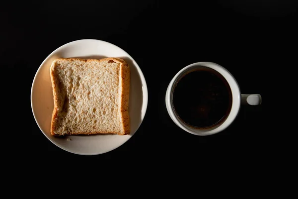 Café Quente Pão Trigo Integral Fundo Preto — Fotografia de Stock