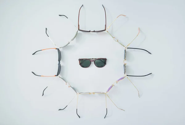 Izole Beyaz Gözlük Gözlük Güneş Gözlüğü Gözlük — Stok fotoğraf