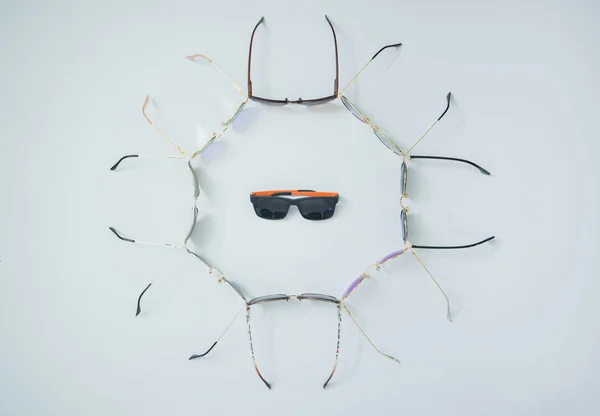 izole beyaz, Gözlük, Gözlük, güneş gözlüğü gözlük