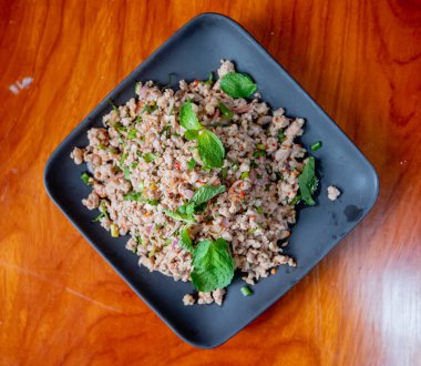 Baharatlı kıyılmış domuz salata, Tayland gıda