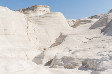 Sarakiniko plaj ay manzara Milos, Cyclades Adaları, Ege Adaları, Yunanistan