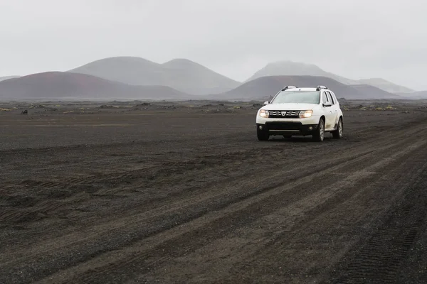 Landmannalaugar Ісландія 2018 Серпня Автомобілем Чорний Лава Поле Дорозі Районі — стокове фото