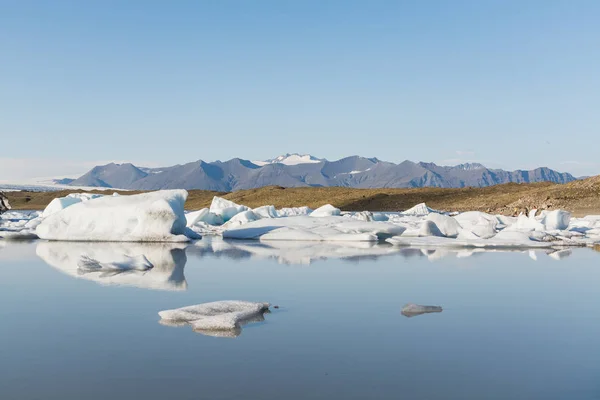 Lodowa Pływających Topnienia Fjallsarlon Lagoon Islandia — Zdjęcie stockowe