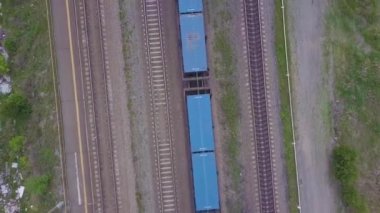 Tren ve tren yolu havadan görüntüleri Video.