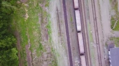 Tren ve tren yolu havadan görüntüleri Video.