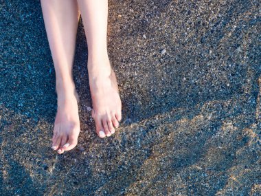 Ayak sahilde, üstten görünüm