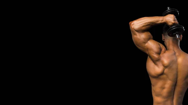 Triceps koyu arka plan üzerinde pompalama kaslı atletik vücut fitness modeli