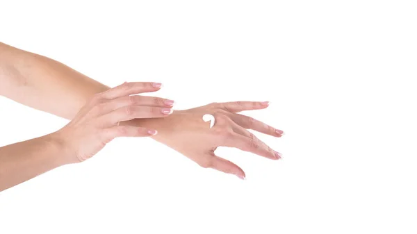 Zastosowanie kremu nawilżającego na dłoniach, kobieta koncepcja skórę i zdrowe — Zdjęcie stockowe