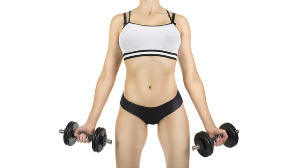 Concepto fitness. Mujer con mancuernas aisladas sobre fondo blanco. Imagen recortada cuerpo femenino — Foto de Stock
