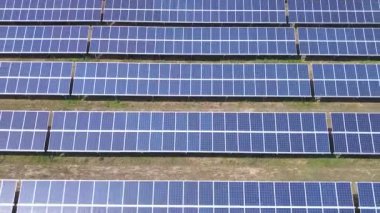 Hava Endüstriyel Görünüm Güneş Panelleri.
