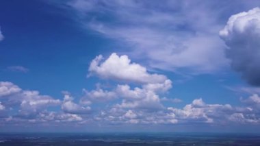 Kulenin Panorama manzara. Yaz sjy ve bulutlar