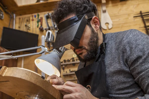 Craftsman Violinmaker Began Working New Violin His Workshop — Stock Photo, Image