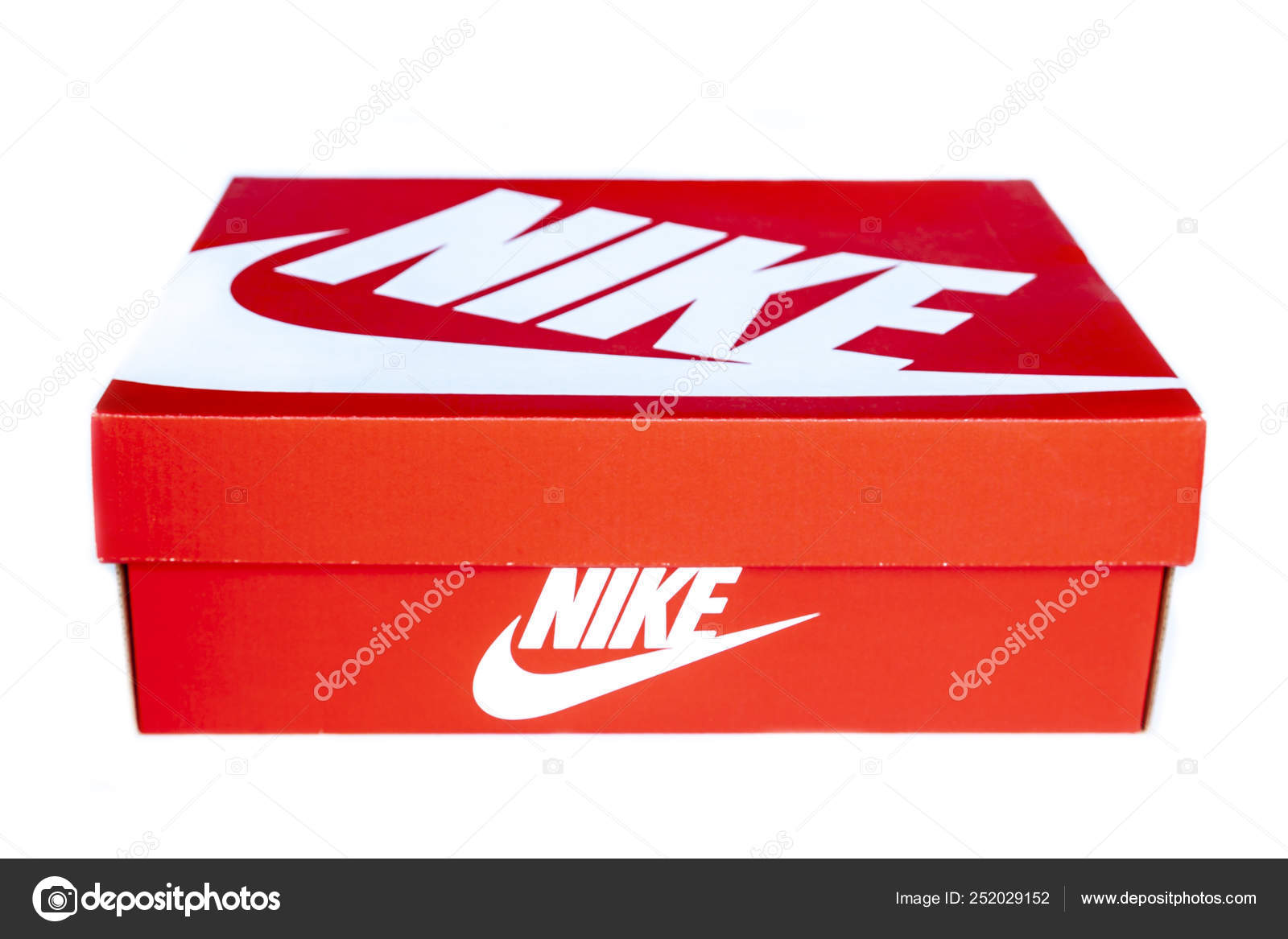 nike red box