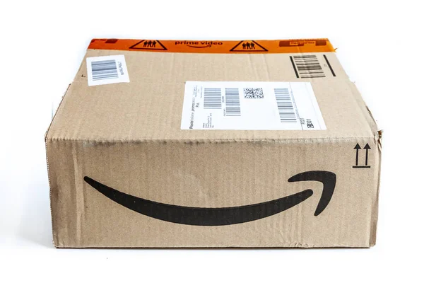 Cardboard box isolated on white background from Amazon — Stock Photo, Image