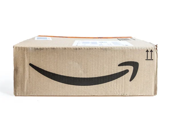 Cardboard box isolated on white background from Amazon — Stock Photo, Image