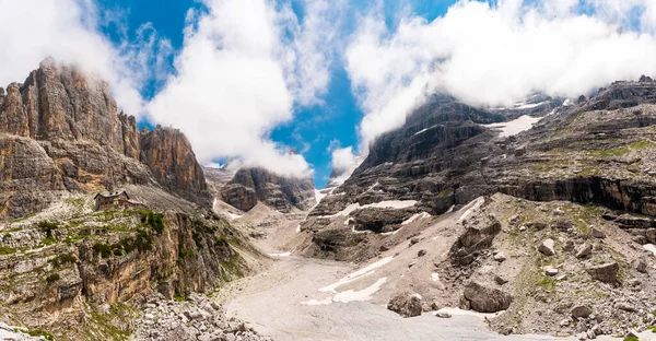 イタリアのドロマイト山脈のパノラマビュー — ストック写真