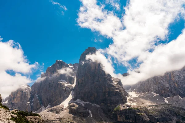 イタリアのドロマイト山脈のパノラマビュー — ストック写真