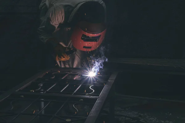 Man Wear Glove Goggles Working Arc Welding Machine Weld Steel — Stock Photo, Image