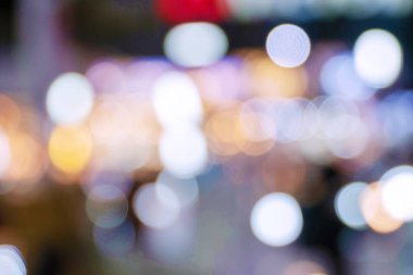 Alış veriş merkezinde soyut, bulanık, parlak, parlak ışık bokeh. Alışveriş merkezinde odaksız, parlak, daire şeklinde bir ışık. Arkaplan kavramı.