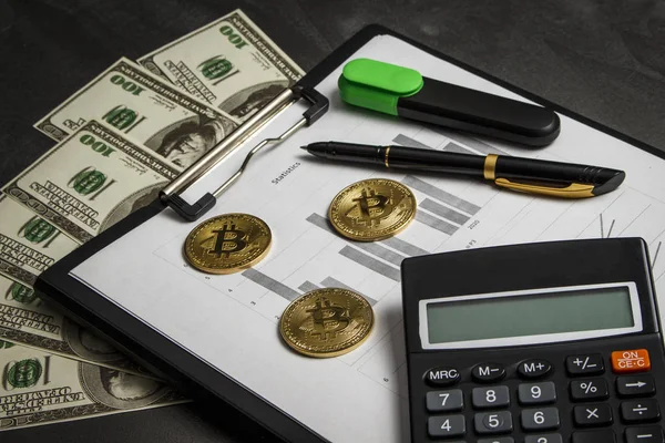 Paralar sayfalardaki istatistikleri ile bir hesap makinesi ile bitcoin şeklinde