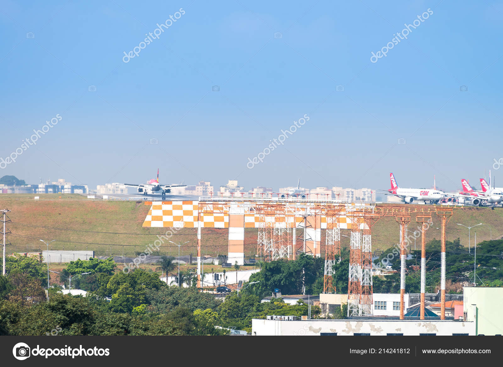 Sao Paulo Brazil Mai 2018 Airplanes Landing Congonhas Airport Sao