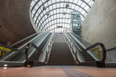 Sao Paulo, Brezilya, mai 26, 2018: cam kubbe detay yeni Moema metro istasyonunun Sao Paulo
