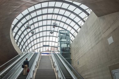 Sao Paulo, Brezilya, mai 26, 2018: cam kubbe detay yeni Moema metro istasyonunun Sao Paulo