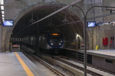 Sao Paulo, Brezilya, mai 26, 2018: Eucalipto içinde yeni Metro İstasyonu'na Sao Paulo