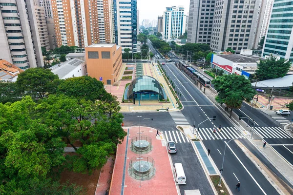 Sao Paulo, Brezilya, mai 26, 2018: yeni modern Moema metro istasyonunun Sao Paulo havadan görünümü