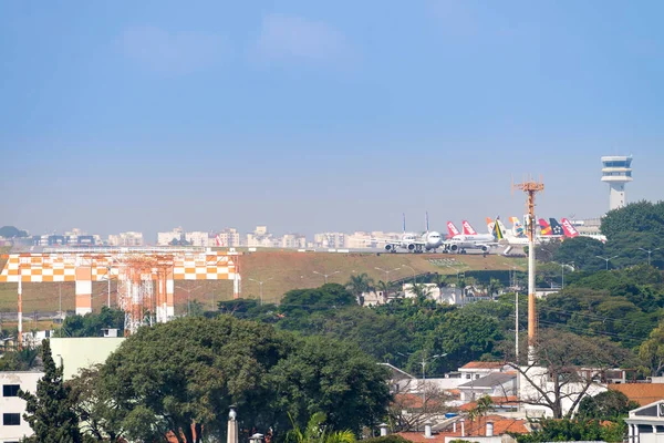 Σάο Πάολο Βραζιλία Μάι 2018 Αεροπλάνων Που Προσγειώνονται Στο Αεροδρόμιο — Φωτογραφία Αρχείου