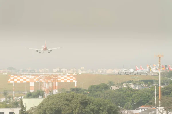 サンパウロ ブラジル 2018 航空サンパウロのコンゴニャス国際空港で交通 — ストック写真