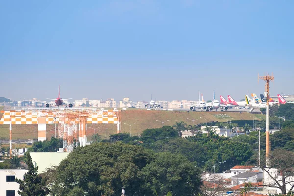 Σάο Πάολο Βραζιλία Μάι 2018 Αεροπλάνων Που Προσγειώνονται Στο Αεροδρόμιο — Φωτογραφία Αρχείου