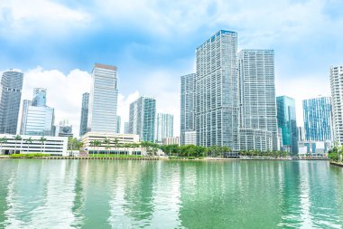 Miami şehir manzarası mimariye yansımaları ile