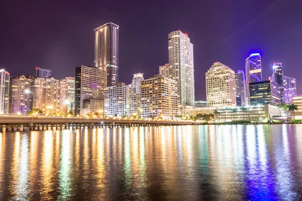 Miami Skyline Centre Ville Sous Les Lumières Nocturnes Les Reflets — Photo